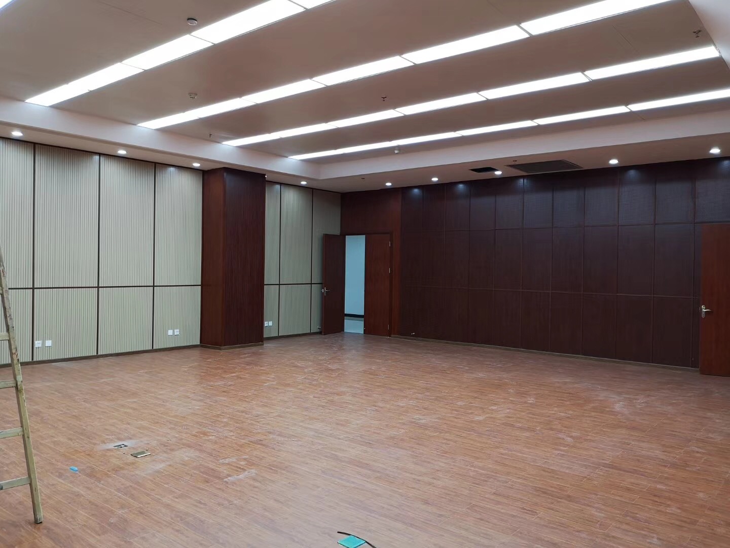 會(huì)議室